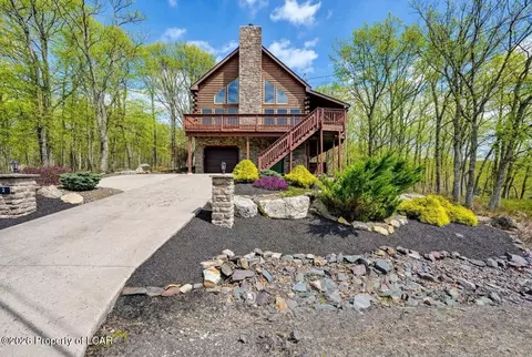 2 Quapaw Dr, Hazle Township, PA 18202