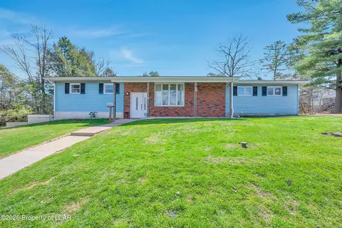50 Lackawanna Ave, Dallas, PA 18612