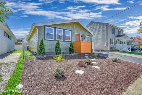 96 N Dawes Ave, Kingston, PA 18704