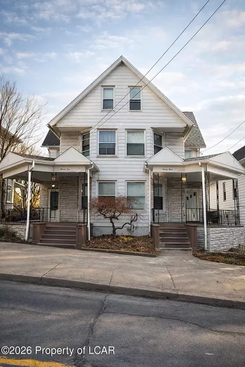 93 William St, Pittston, PA 18640