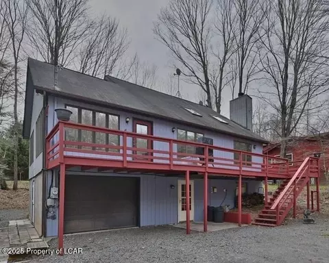 838 Wildwood Ter, Hamlin, PA 18427