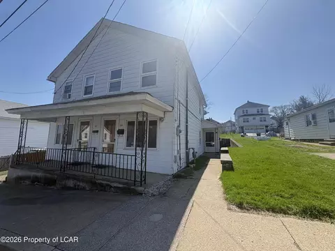 53 Hill St, Nanticoke, PA 18634