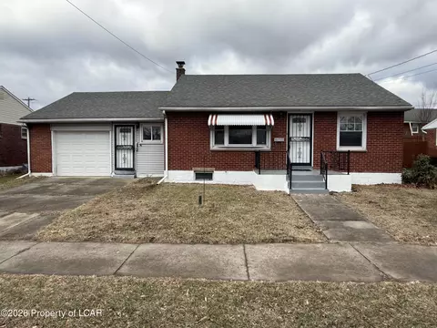 609 E 8th St, Berwick, PA 18603