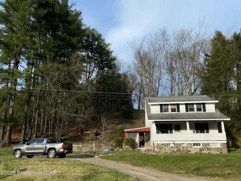 1091 Main Rd, Hunlock Creek, PA 18621