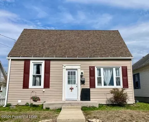 1324 Chestnut St, Berwick, PA 18603