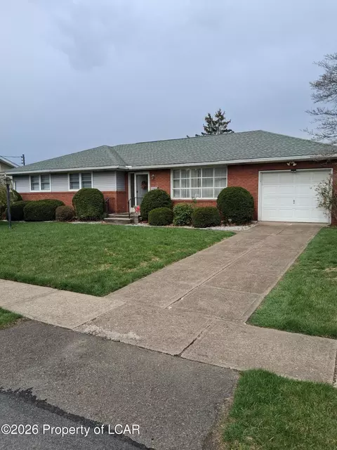 5 Monarch Rd, Hanover Township, PA 18706