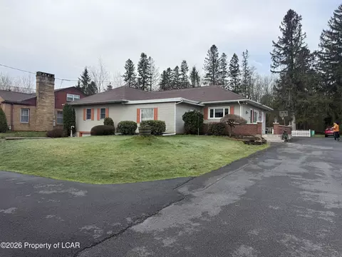 1636 E Broad St, Hazleton, PA 18201