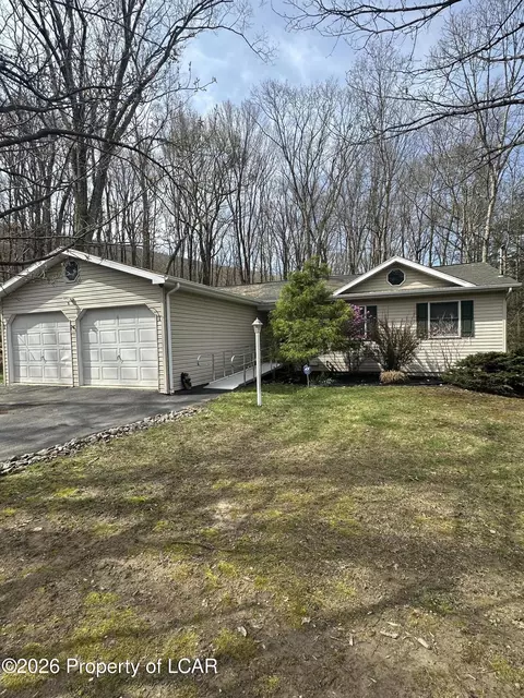 238 Buck Ridge Dr, Drums, PA 18222