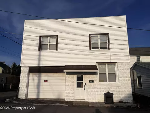1111 Lewis St, Freeland, PA 18224