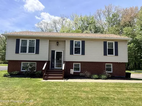 530 Hillside Dr, Hazle Township, PA 18202
