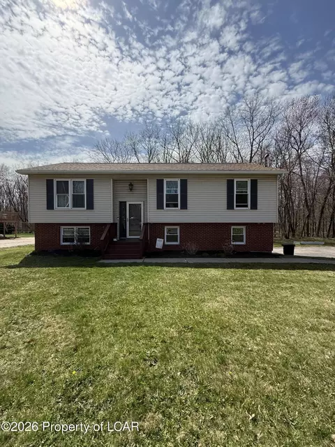 530 Hillside Dr, Hazle Township, PA 18202