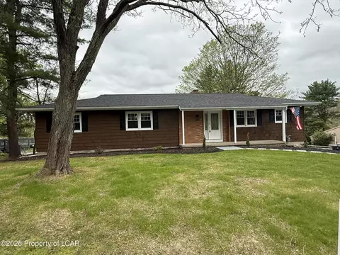 16 Sidehill Trl, Sugarloaf, PA 18249