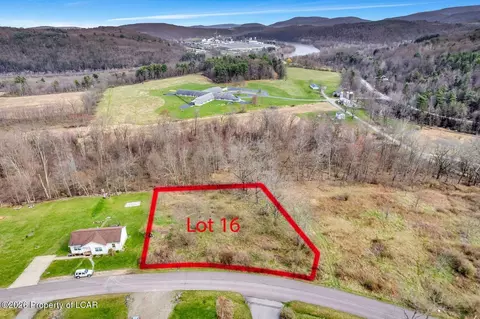 16 Walnut Ridge Dr, Mehoopany, PA 18629