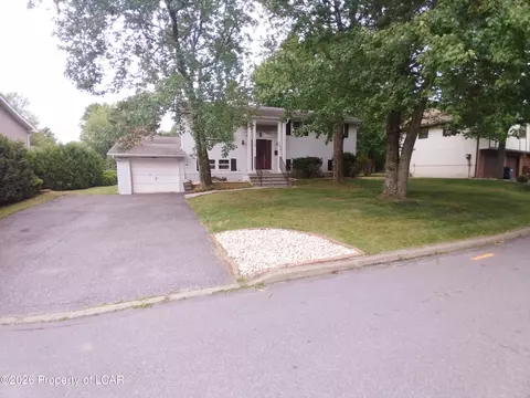 160 Coxe St, Hazleton, PA 18201