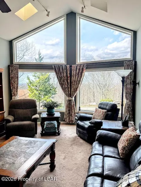 Living - 39 Summit Rd, Hazleton, PA 18202 photo 2 of 3
