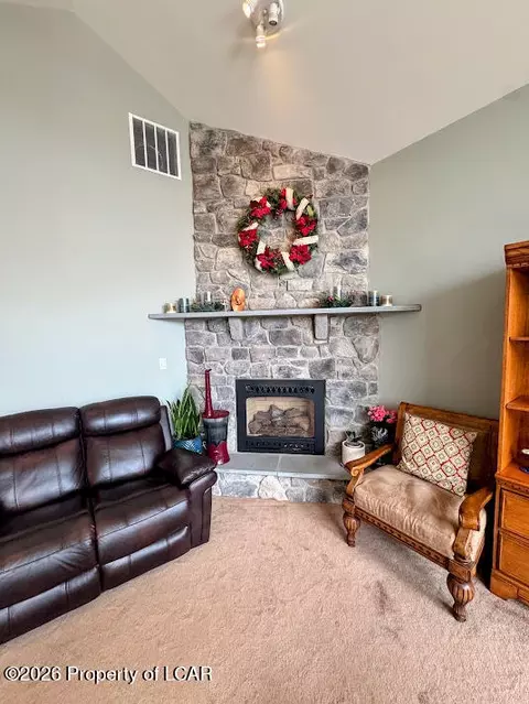 Living - 39 Summit Rd, Hazleton, PA 18202 photo 3 of 3