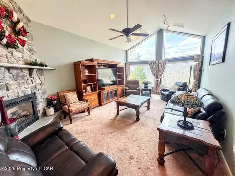 Living - 39 Summit Rd, Hazleton, PA 18202 photo 1 of 3