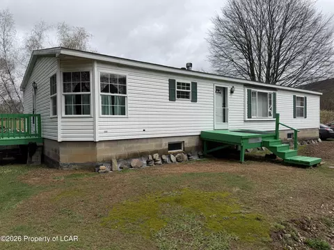61 E Hollow Rd, Nescopeck, PA 18635