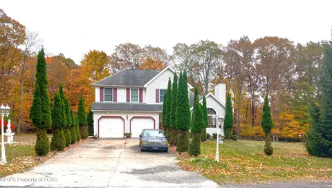 25 Colony Dr, Hazleton, PA 18202