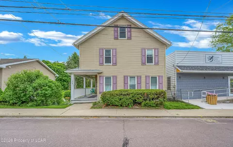 135 College Ave, Factoryville, PA 18419