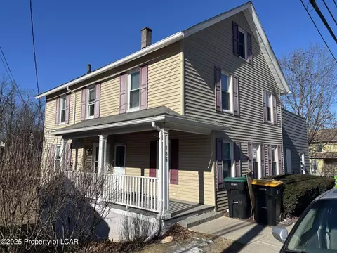 135 College Ave, Factoryville, PA 18419