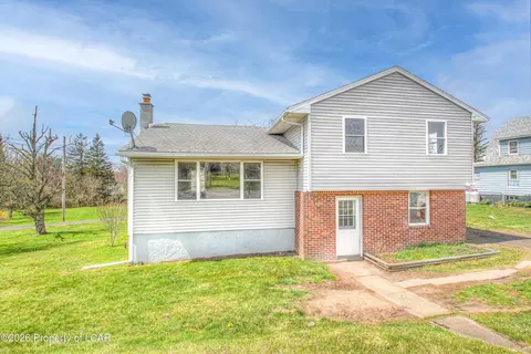 421 S Mountain Blvd, Mountain Top, PA 18707