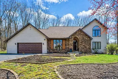 3 Fawn Ct, Mountain Top, PA 18707