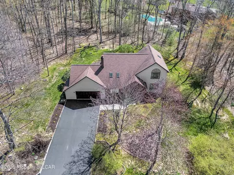 3 Fawn Ct, Mountain Top, PA 18707