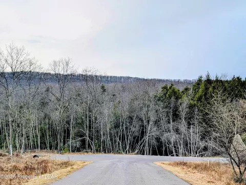 26 N Tahkox Dr, North Union Twp, PA 18202