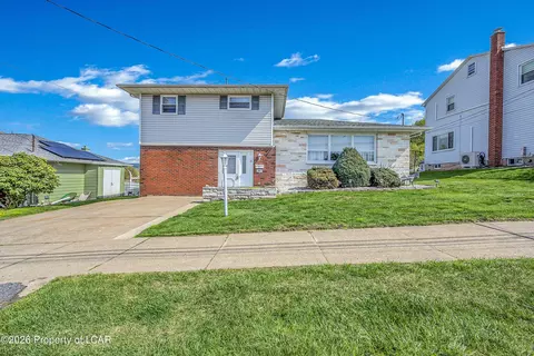 35 Sunrise Dr, Wilkes Barre, PA 18705