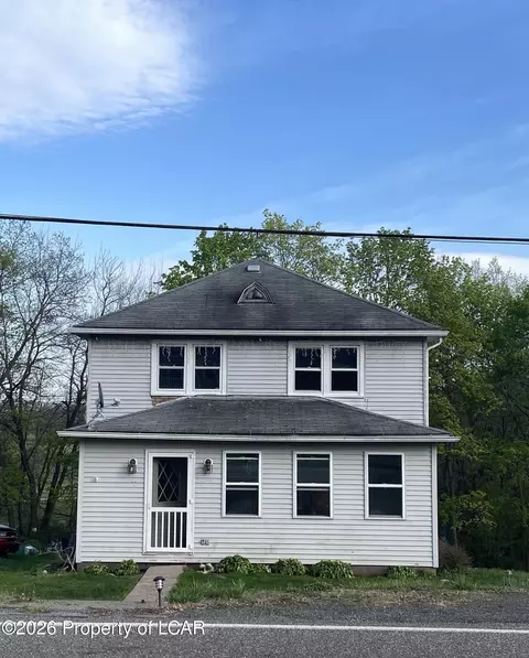 589 Lily Lake Rd, Wapwallopen, PA 18660