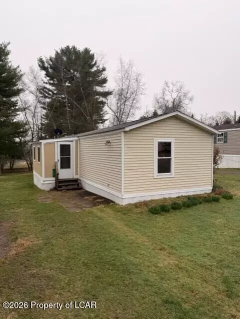 11 1st Ln, Hunlock Creek, PA 18621