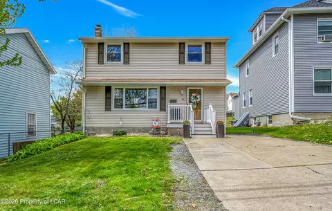 26 Delaware St, Plains, PA 18705