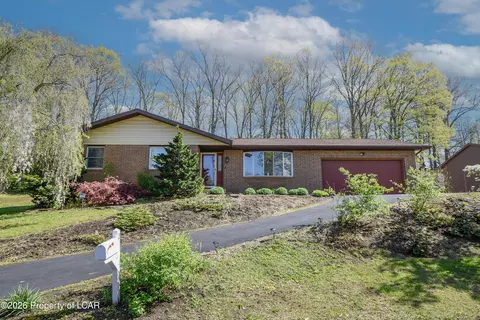 28 Tanya Dr, Hanover Township, PA 18706