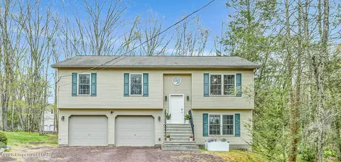 111 Lisa Lake Ct, Drums, PA 18222
