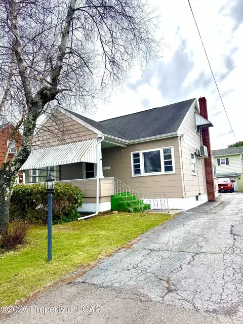 54- 54 12 Jefferson St, Weatherly, PA 18255