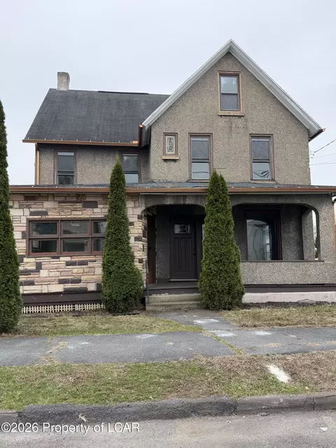 23 E 3rd St, Wyoming, PA 18644