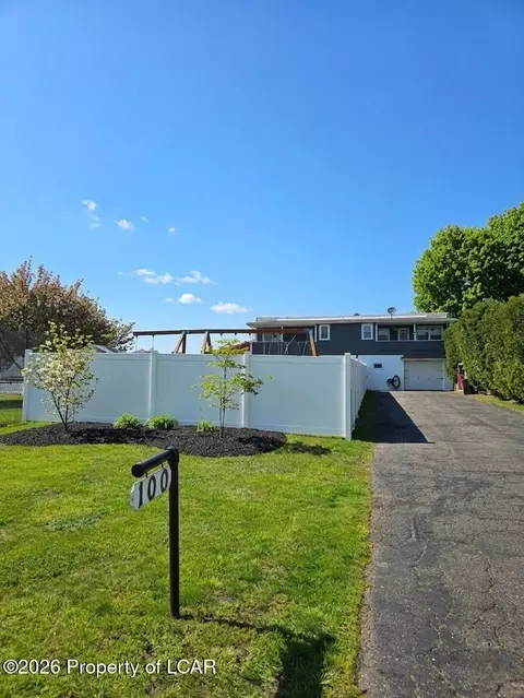 100 Regal St, Hanover Township, PA 18706