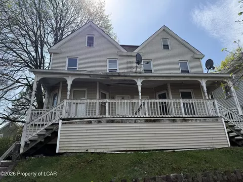 130-132 Regent St, Wilkes-barre, PA 18702