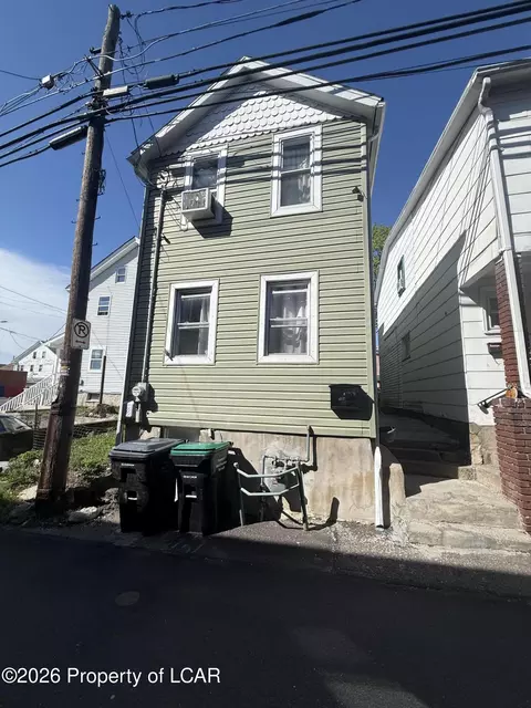 104 E Horn St, West Hazleton, PA 18202