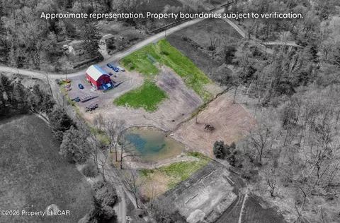158 Cummings Rd, Dallas, PA 18612