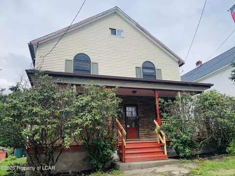 14-16 S Market St, Glen Lyon, PA 18617