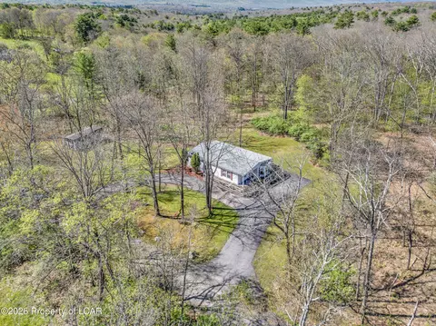 25 Bieski Ln, Wapwallopen, PA 18660