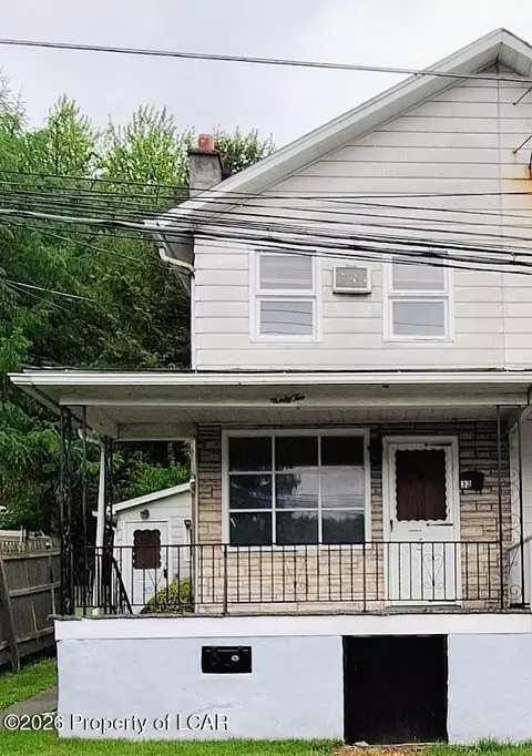 32 W Enterprise St, Glen Lyon, PA 18617