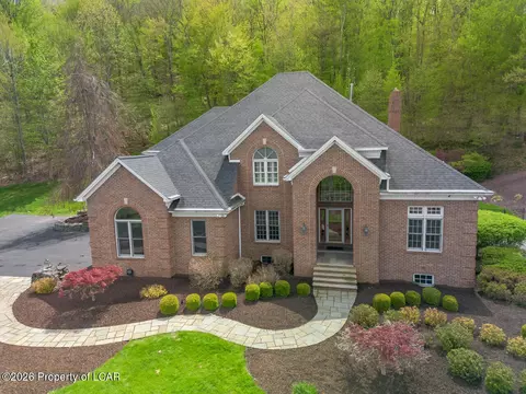 611 Lake Louise Rd, Dallas, PA 18612
