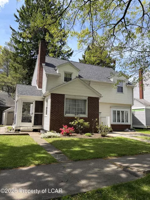 29 E Union St, Kingston, PA 18704