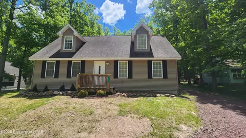 77 Holiday Dr, White Haven, PA 18661