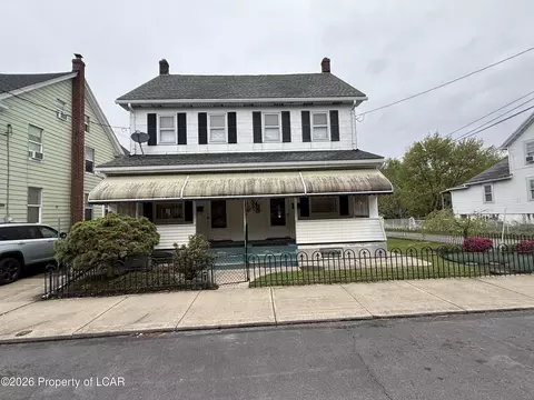 213 E Grant St, Mcadoo, PA 18237