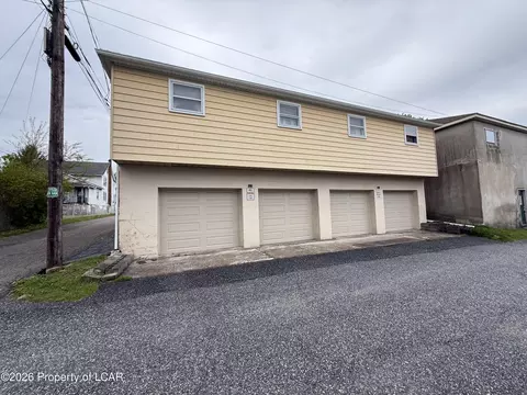 Exterior - 213 E Grant St, Mcadoo, PA 18237 photo 4 of 10