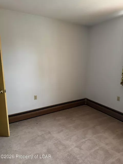 Bedroom - 213 E Grant St, Mcadoo, PA 18237 photo 3 of 6